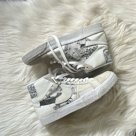 Nike SB Zoom Blazer Mid Premium Floral White Grey shoes - Picture 2 of 7